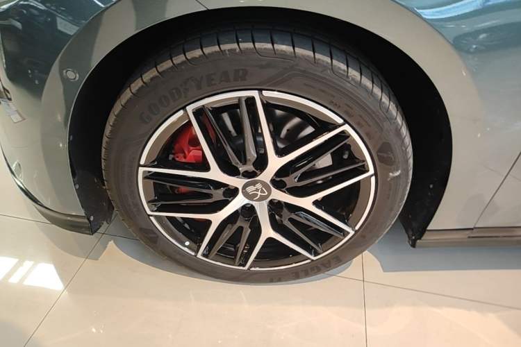Used BYD Han L 2025 DM-p Four-Wheel-Drive LiDAR Flagship Model Exterior 4