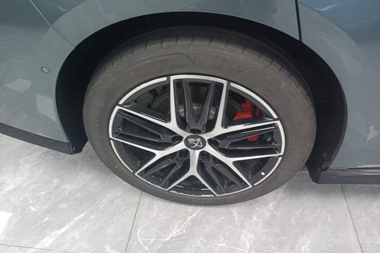 Used BYD Han L 2025 DM-p Four-Wheel-Drive LiDAR Flagship Model Exterior 4