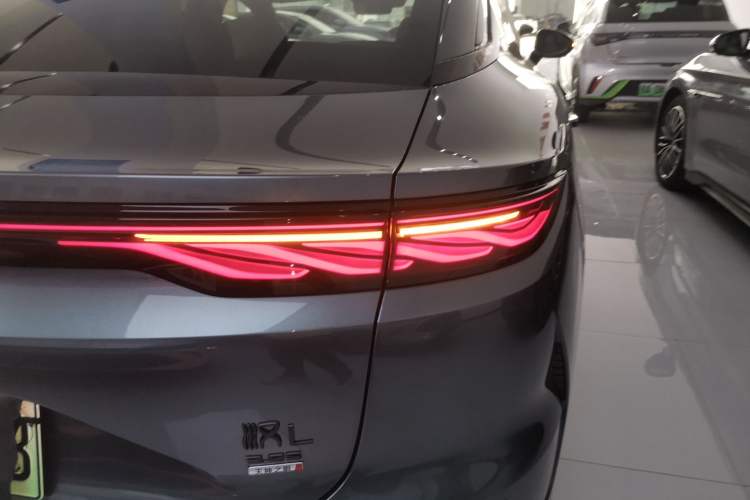 Used BYD Han L 2025 DM-p Four-Wheel-Drive LiDAR Flagship Model Exterior 6