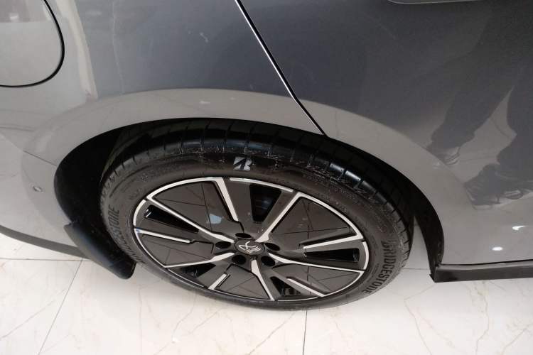 Used BYD Han L 2025 DM-i 200KM LiDAR Luxury Model Exterior 8