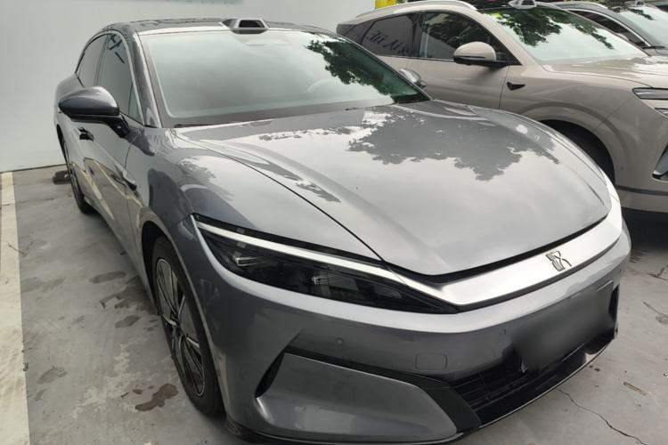 Used BYD Han L 2025 DM-i 200km LiDAR Flagship Model Front Right 45 Deg