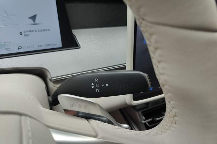 Used BYD Han L 2025 DM-i 200KM LiDAR Luxury Model Gear Lever