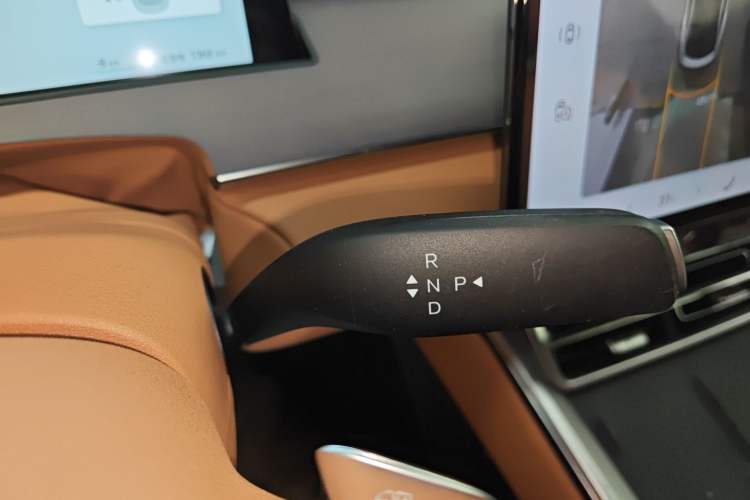 Used BYD Han L 2025 DM-p Four-Wheel-Drive LiDAR Flagship Model Gear Lever