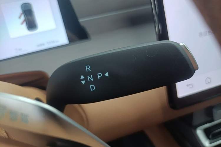 Used BYD Han L 2025 DM-p Four-Wheel-Drive LiDAR Flagship Model Gear Lever
