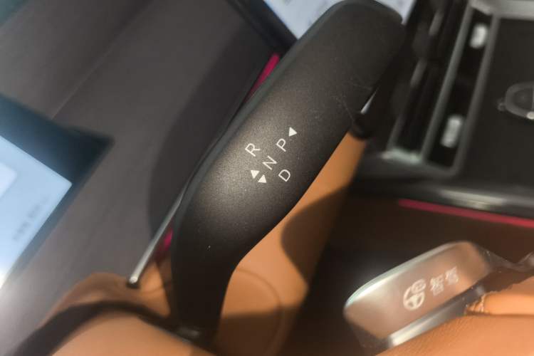 Used BYD Han L 2025 DM-p Four-Wheel-Drive LiDAR Flagship Model Gear Lever