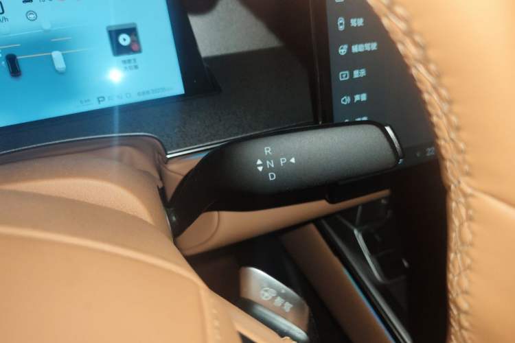 Used BYD Han L 2025 EV 701KM LiDAR Deluxe Edition Gear Lever