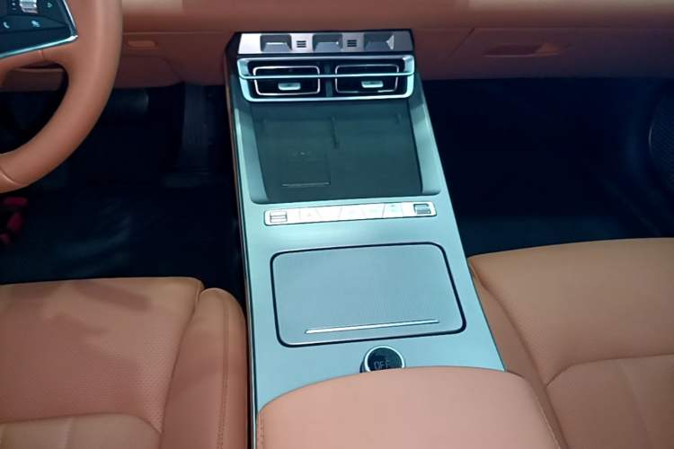 Used BYD Han L 2025 EV 701 km LiDAR Flagship Edition Gear Lever
