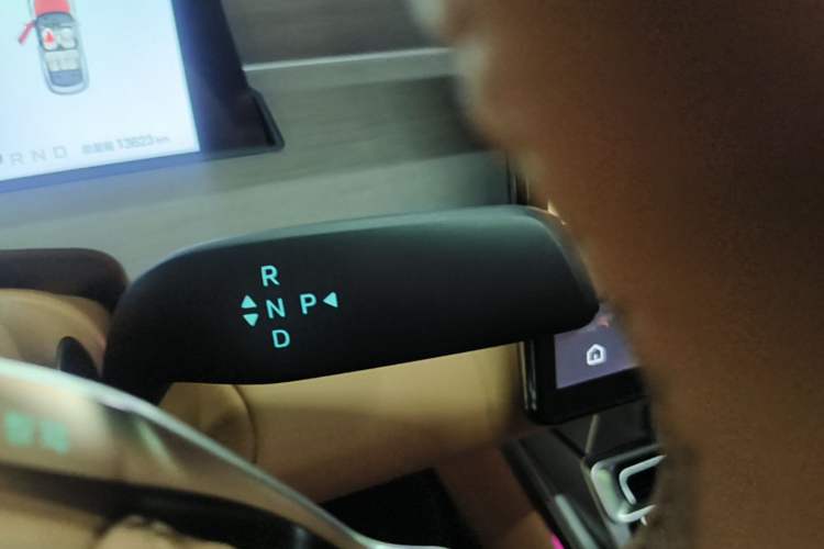 Used BYD Han L 2025 EV Four-Wheel Drive LiDAR Flagship Model Gear Lever