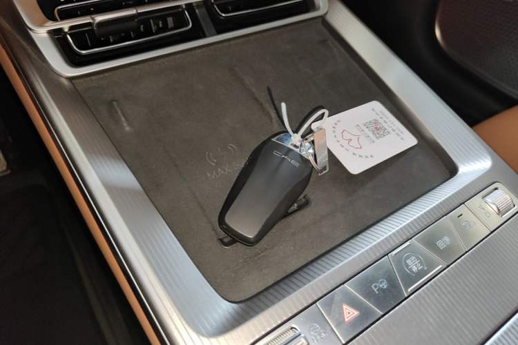 Used BYD Han L 2025 EV Four-Wheel Drive LiDAR Flagship Model Interior 1