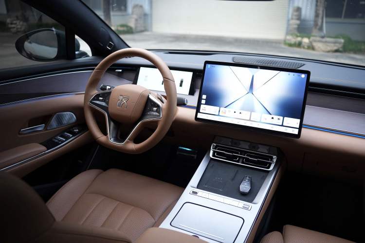 Used BYD Han L 2025 DM-p Four-Wheel-Drive LiDAR Flagship Model Interior 1