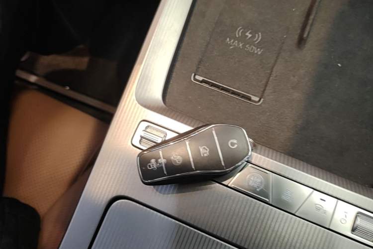 Used BYD Han L 2025 DM-p Four-Wheel-Drive LiDAR Flagship Model Interior 1