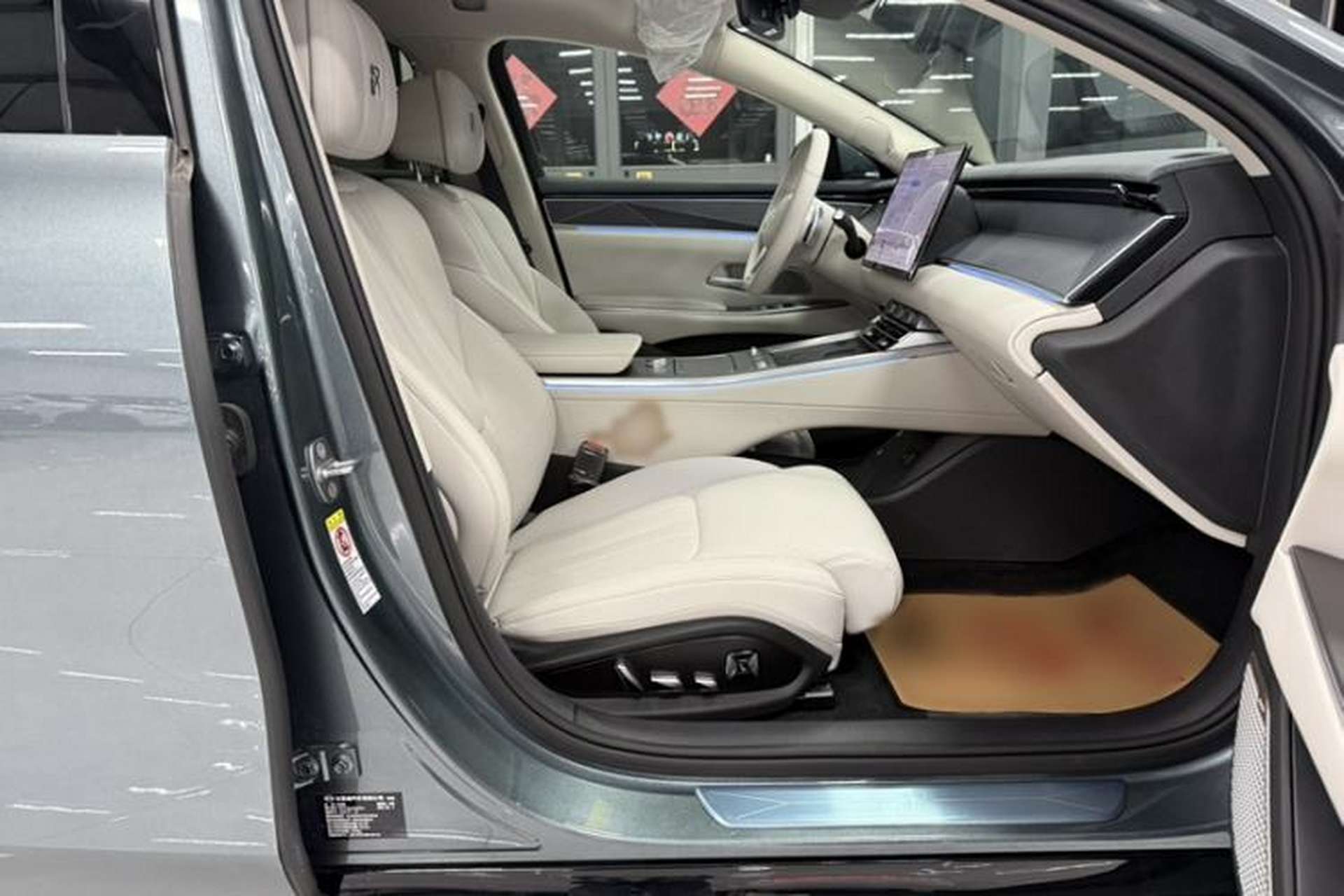 Used BYD Han L 2025 EV Four-Wheel Drive LiDAR Flagship Model Interior 1