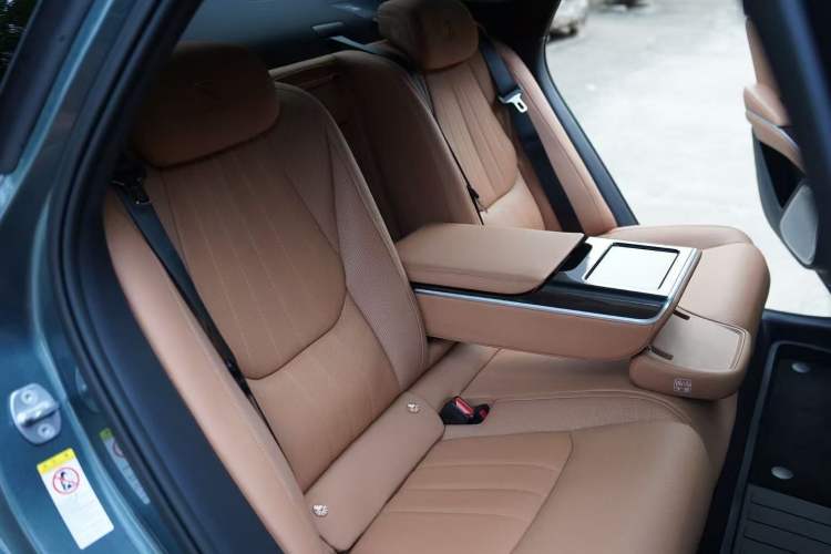 Used BYD Han L 2025 DM-p Four-Wheel-Drive LiDAR Flagship Model Interior 11