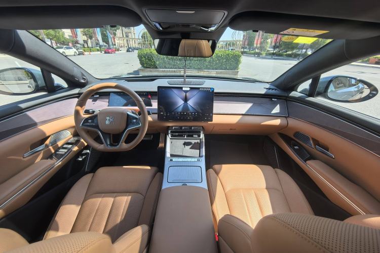 Used BYD Han L 2025 DM-p Four-Wheel-Drive LiDAR Flagship Model Interior 2
