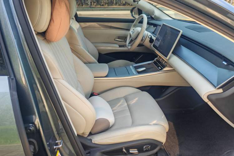 Used BYD Han L 2025 DM-i 200KM LiDAR Luxury Model Interior 4