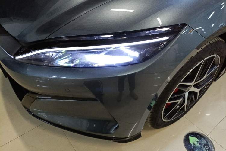 Used BYD Han L 2025 DM-p Four-Wheel-Drive LiDAR Flagship Model Left Front Headlight