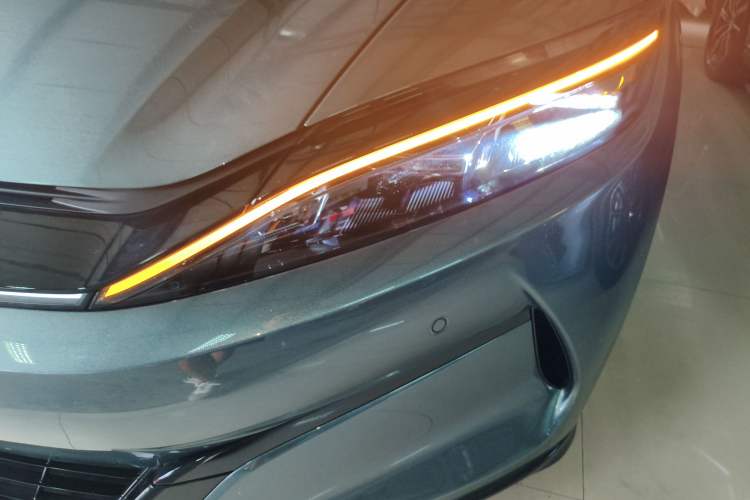Used BYD Han L 2025 DM-p Four-Wheel-Drive LiDAR Flagship Model Left Front Headlight