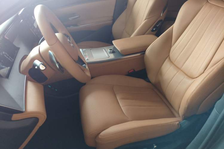 Used BYD Han L 2025 DM-p Four-Wheel-Drive LiDAR Flagship Model Left Front Seat