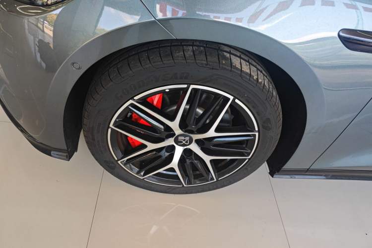 Used BYD Han L 2025 DM-p Four-Wheel-Drive LiDAR Flagship Model Left Front Wheel Hub