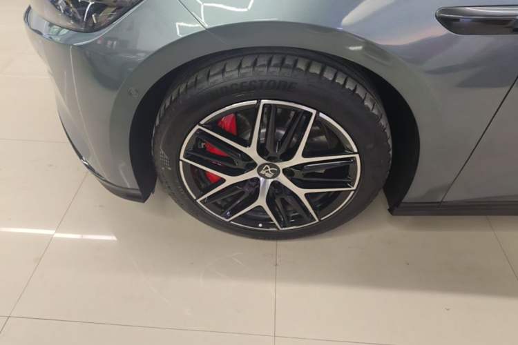 Used BYD Han L 2025 DM-p Four-Wheel-Drive LiDAR Flagship Model Left Front Wheel Hub