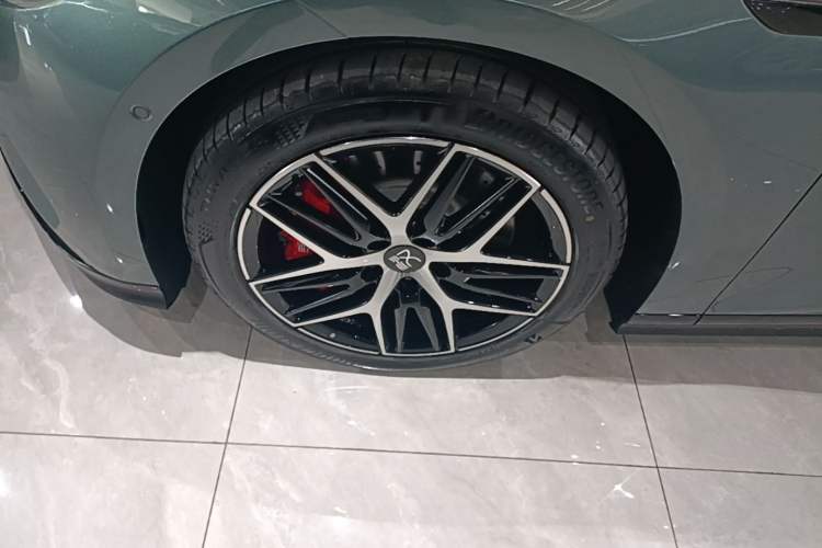 Used BYD Han L 2025 DM-p Four-Wheel-Drive LiDAR Flagship Model Left Front Wheel Hub