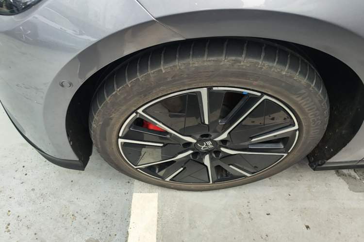 Used BYD Han L 2025 DM-i 200km LiDAR Flagship Model Left Front Wheel Hub
