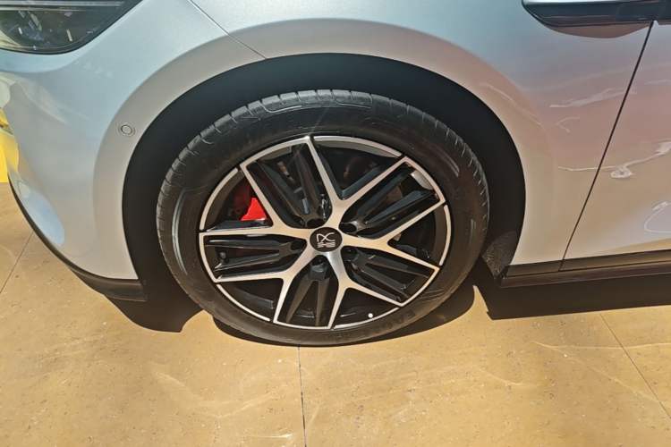 Used BYD Han L 2025 EV Four-Wheel Drive LiDAR Flagship Model Left Front Wheel Hub