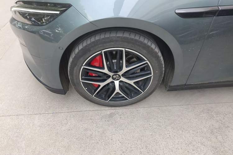 Used BYD Han L 2025 DM-p Four-Wheel-Drive LiDAR Flagship Model Left Front Wheel Hub