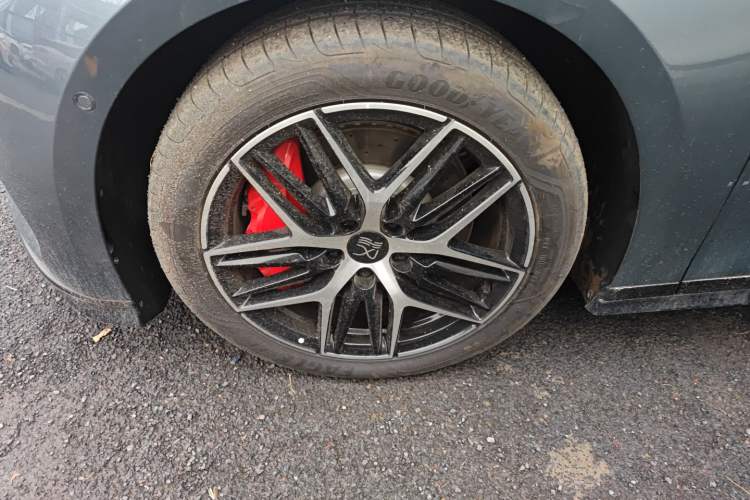 Used BYD Han L 2025 EV Four-Wheel Drive LiDAR Flagship Model Left Front Wheel Hub