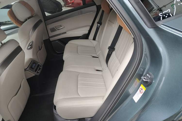 Used BYD Han L 2025 DM-i 200KM LiDAR Luxury Model Left Rear Seat