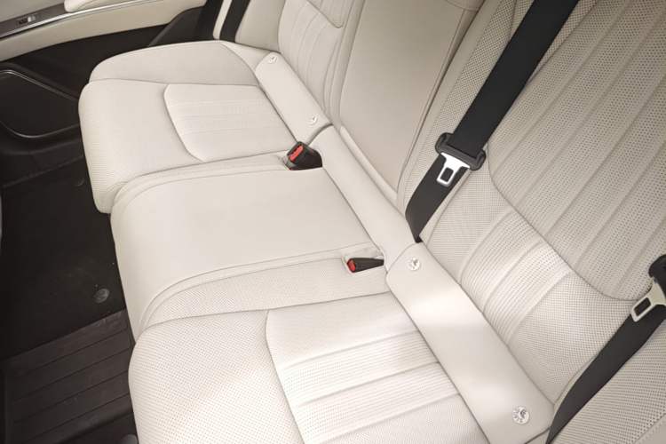 Used BYD Han L 2025 DM-i 200KM LiDAR Luxury Model Left Rear Seat