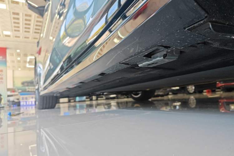 Used BYD Han L 2025 DM-p Four-Wheel-Drive LiDAR Flagship Model Left Side Sill