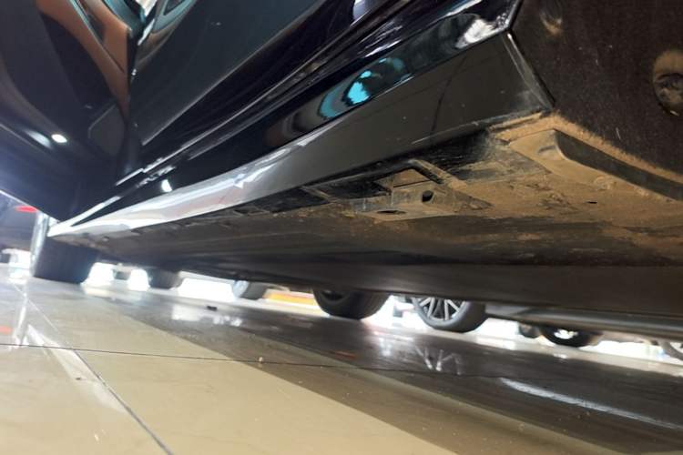 Used BYD Han L 2025 DM-i 200KM LiDAR Luxury Model Left Side Sill