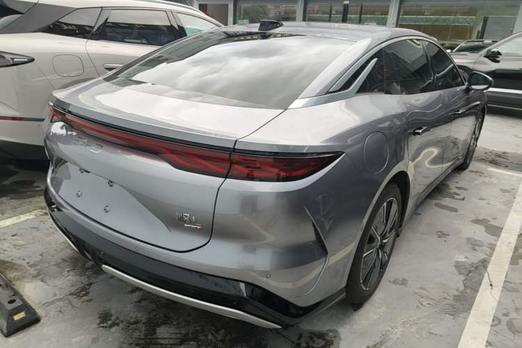 Used BYD Han L 2025 DM-i 200km LiDAR Flagship Model Rear Right 45 Deg