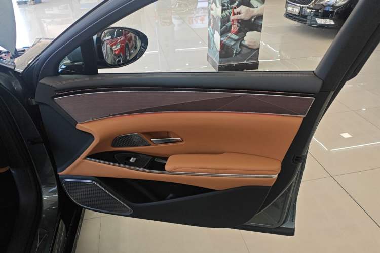 Used BYD Han L 2025 DM-p Four-Wheel-Drive LiDAR Flagship Model Right Front Door Interior