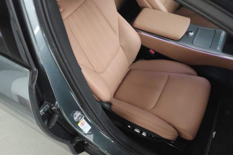 Used BYD Han L 2025 DM-p Four-Wheel-Drive LiDAR Flagship Model Right Front Seat