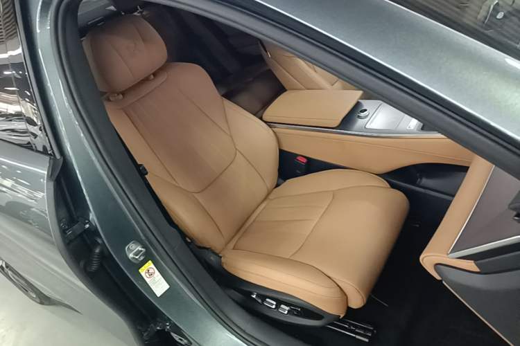 Used BYD Han L 2025 DM-p Four-Wheel-Drive LiDAR Flagship Model Right Front Seat