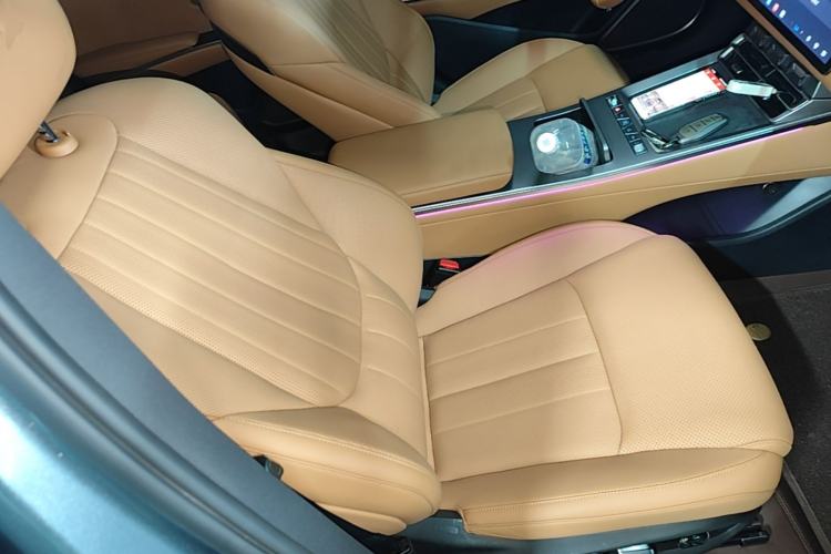 Used BYD Han L 2025 DM-i 200KM LiDAR Luxury Model Right Front Seat