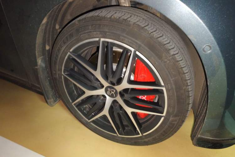 Used BYD Han L 2025 EV 701KM LiDAR Deluxe Edition Right Front Wheel Hub