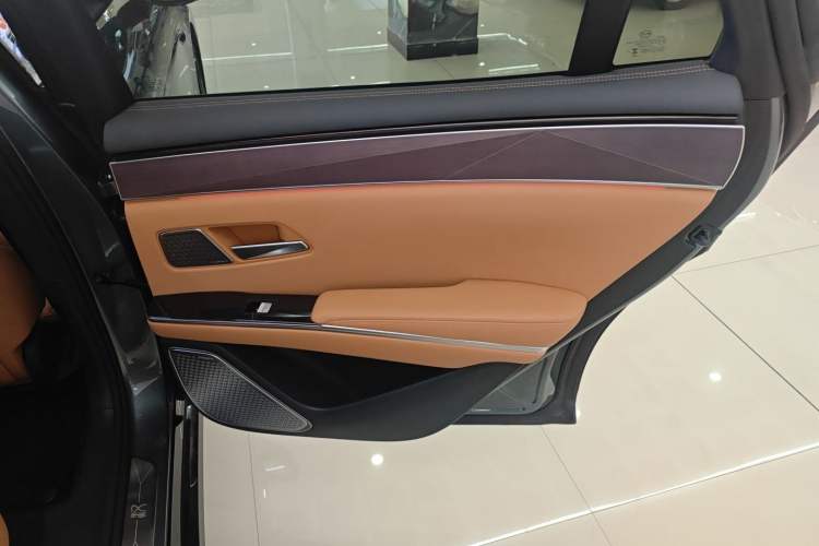 Used BYD Han L 2025 DM-p Four-Wheel-Drive LiDAR Flagship Model Right Rear Door Interior