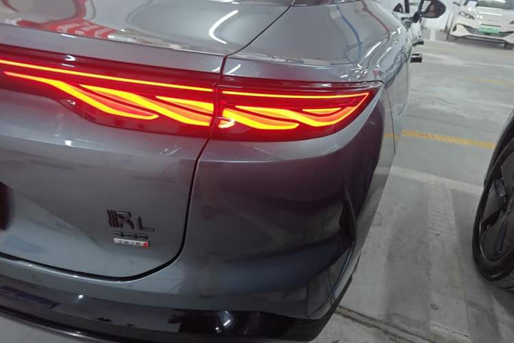 Used BYD Han L 2025 DM-p Four-Wheel-Drive LiDAR Flagship Model Right Rear Taillight