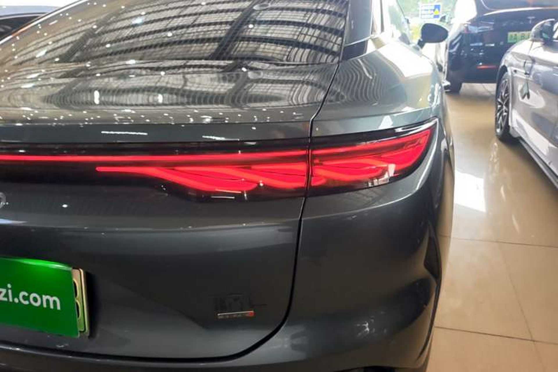 Used BYD Han L 2025 DM-i 200KM LiDAR Luxury Model Right Rear Taillight