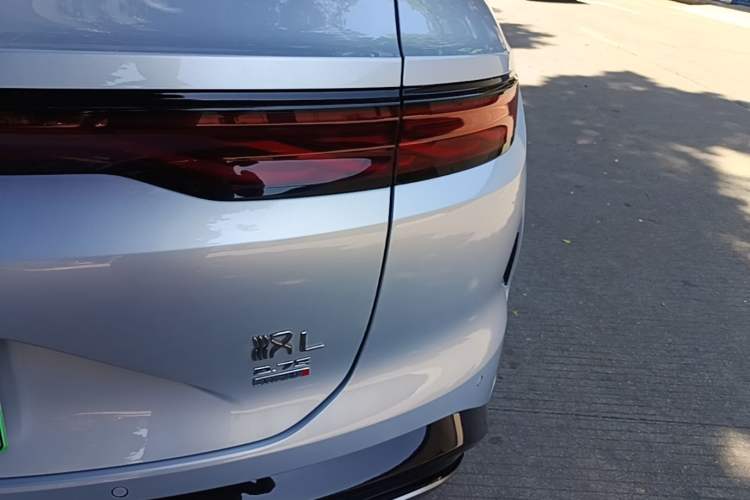 Used BYD Han L 2025 EV Four-Wheel Drive LiDAR Flagship Model Right Rear Taillight