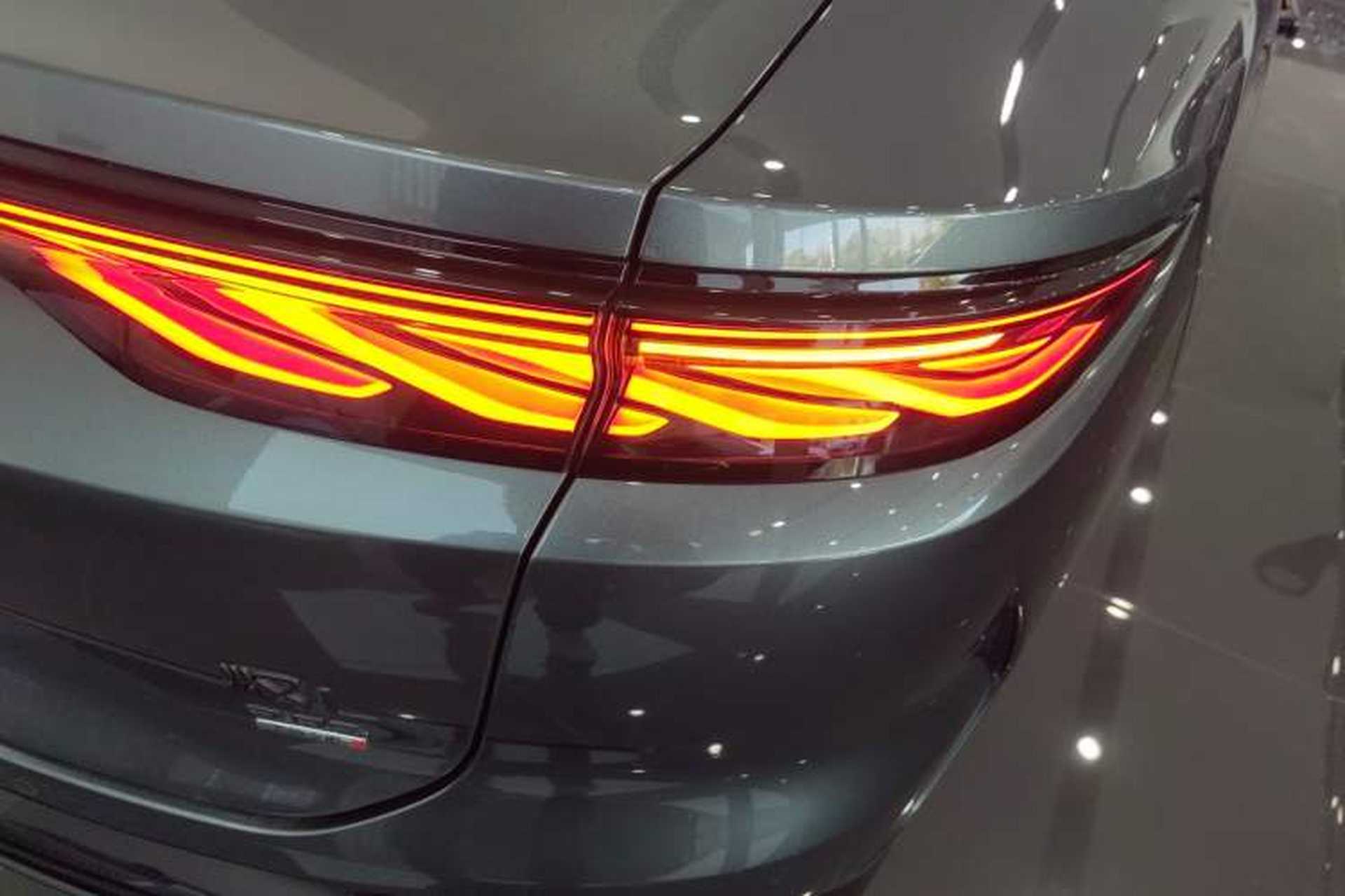 Used BYD Han L 2025 DM-p Four-Wheel-Drive LiDAR Flagship Model Right Rear Taillight