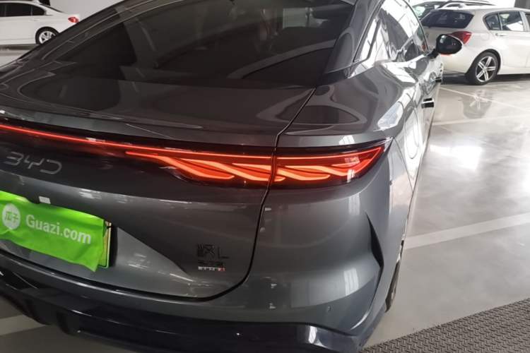 Used BYD Han L 2025 EV Four-Wheel Drive LiDAR Flagship Model Right Rear Taillight