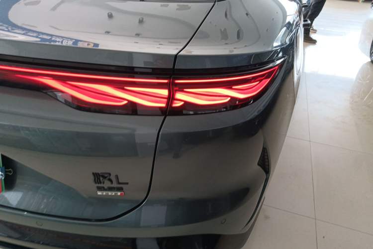 Used BYD Han L 2025 DM-p Four-Wheel-Drive LiDAR Flagship Model Right Rear Taillight