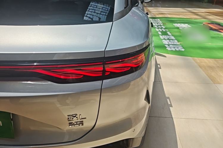 Used BYD Han L 2025 EV Four-Wheel Drive LiDAR Flagship Model Right Rear Taillight