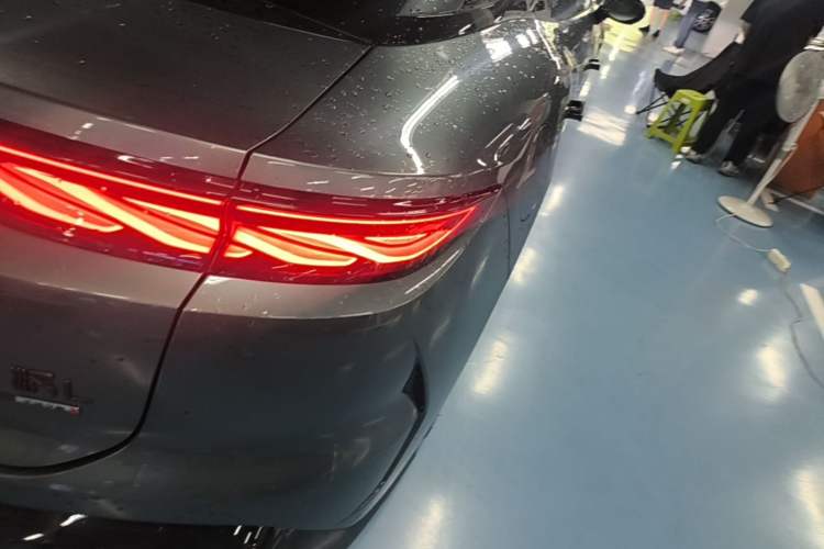 Used BYD Han L 2025 EV 701 km LiDAR Flagship Edition Right Rear Taillight