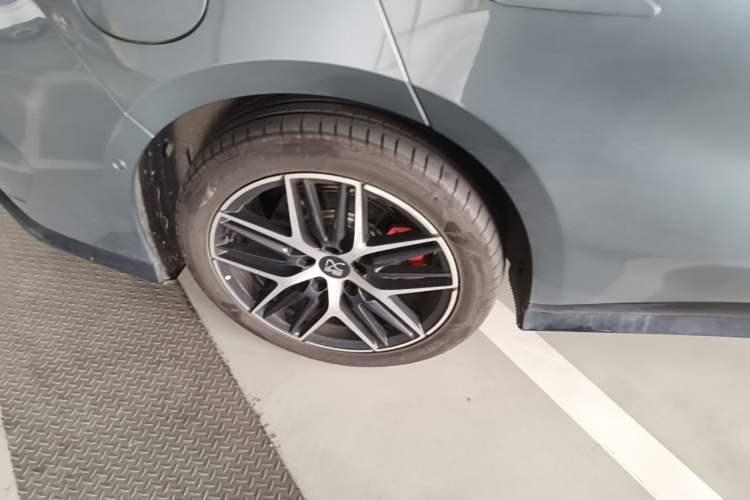 Used BYD Han L 2025 EV Four-Wheel Drive LiDAR Flagship Model Right Rear Wheel Hub