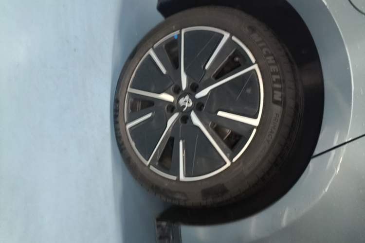 Used BYD Han L 2025 EV 701 km LiDAR Flagship Edition Right Rear Wheel Hub